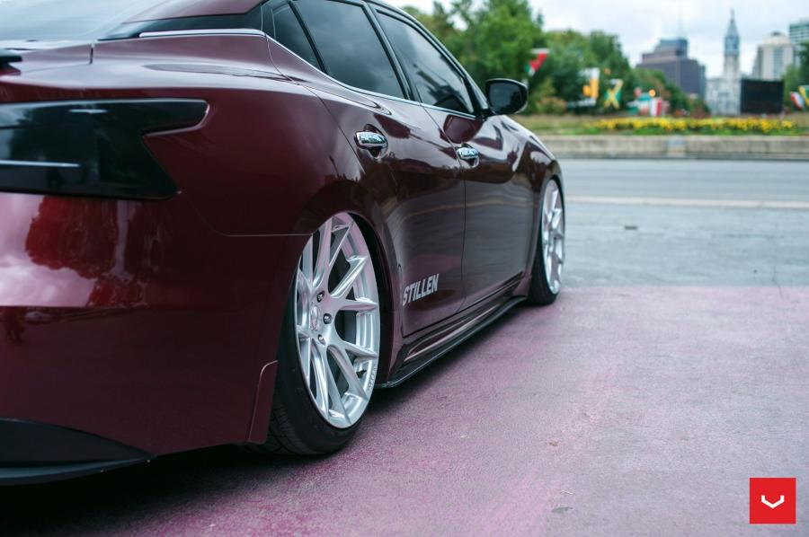 Детали экстерьера Nissan Maxima on Vossen Wheels (VFS6) 2016 года  (фото 16 из 29)